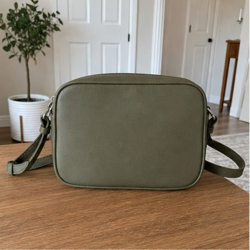 Cream Pebbled Crossbody Bag